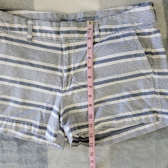 GAP Khakis By GAP Girlfriend 3" Short Short 100% Cotton Chambray White Stripe 14 - Picture 10 of 11